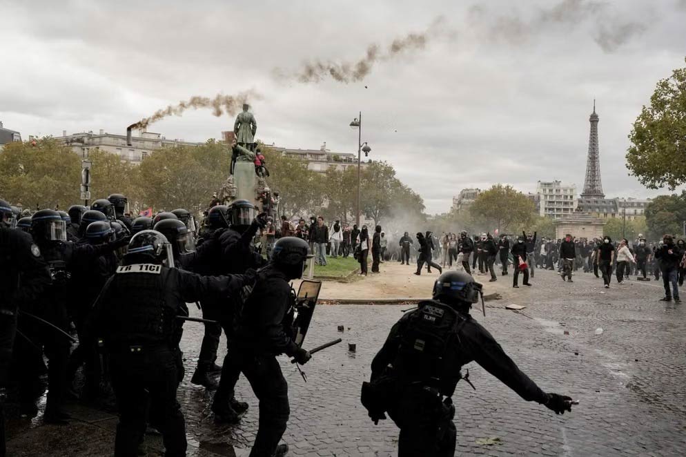 Les manifestations : limites de la lutte militante légaliste