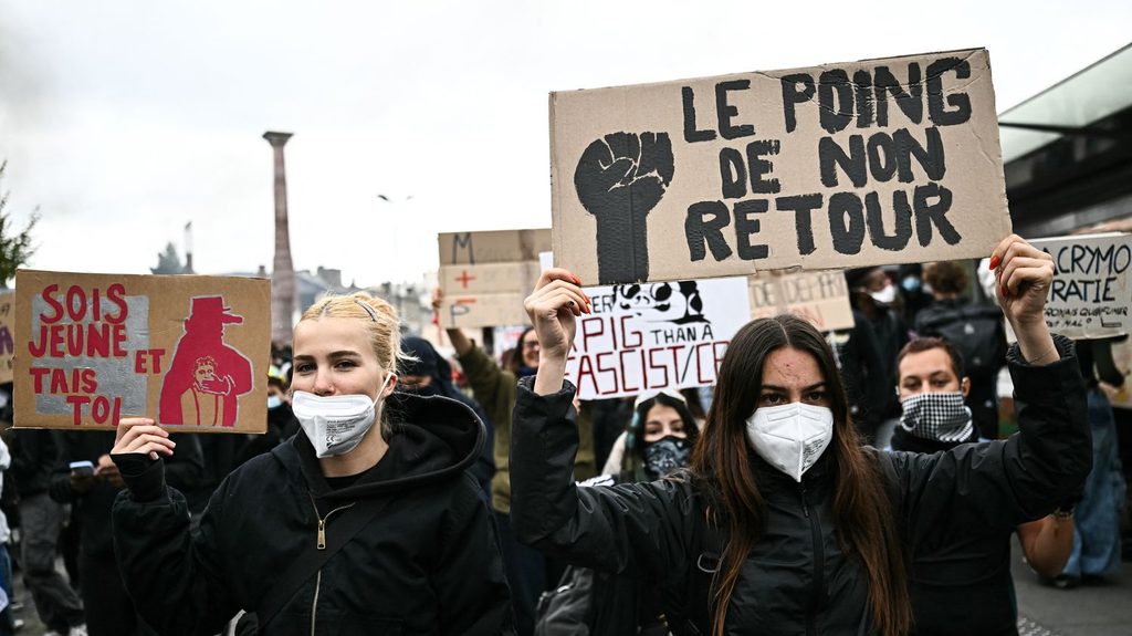One, two … a thousand insurrections in France